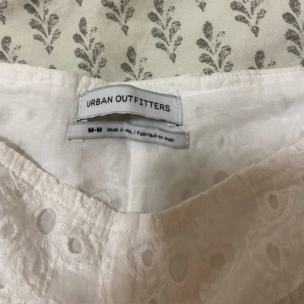 Urban Outfitters High Waisted White Lace Shorts - Picture 3 of 7